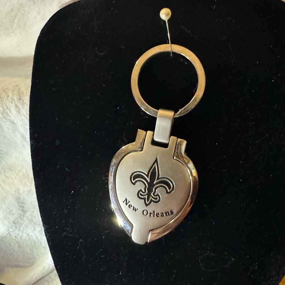 Stainless steel key chain with New Orleans Fleur d Lis. Interior picture
